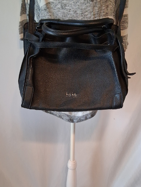 Nicole Miller Handbags - NIcole Miller Black Leather Shoulder Bag – Classic Everyday Tote